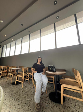 Giezl, 21, Philippines