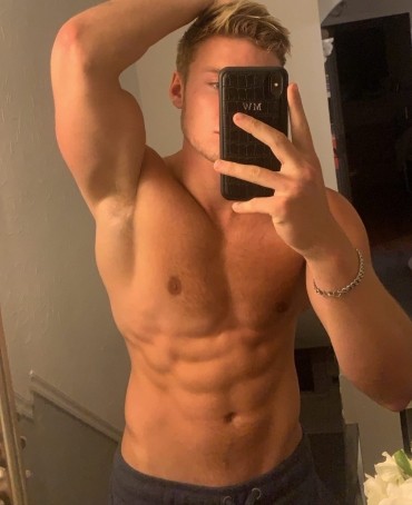 Johnny, 26, United States