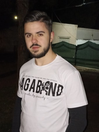 Alexandru, 21, Romania
