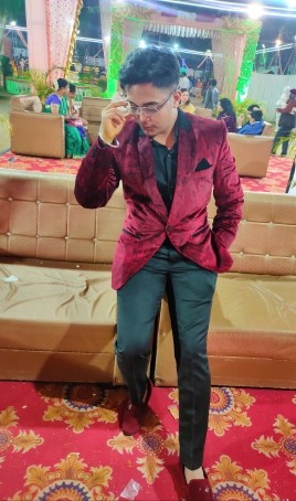 Tomatocultivator, 25, India