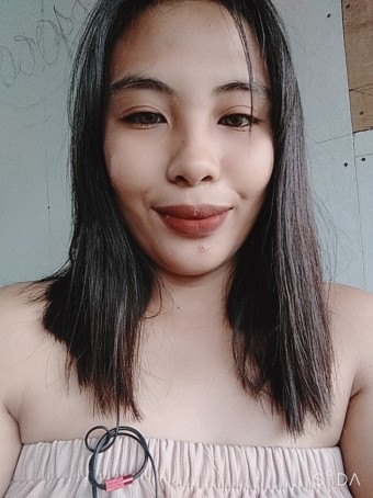 Rosalyn Ayunting, 24, Philippines