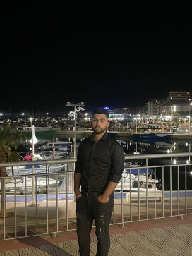 Ali, 27, Spain