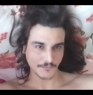 Lalo, 25
