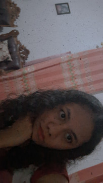 Nia, 21, Indonesia