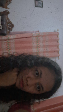 Nia, 21, Indonesia