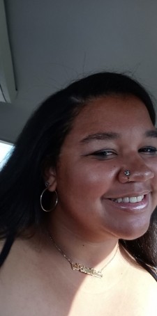 Lizzy, 18, United States