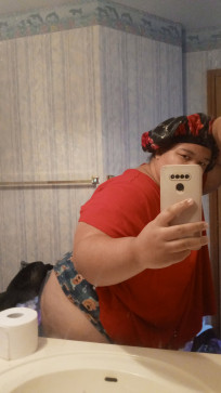 Lizzy, 20, United States