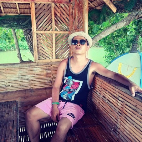 Doughmann02, 28, Philippines