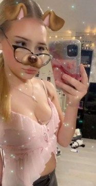 Ella, 18, Finland