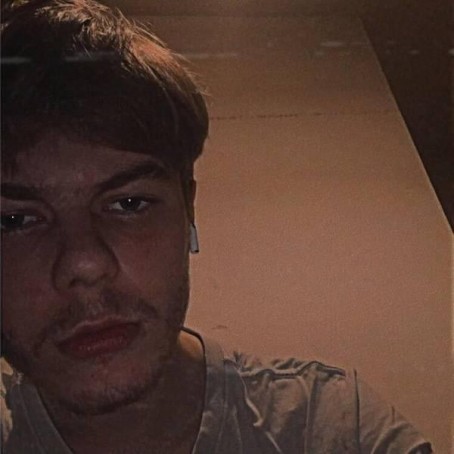 Lew L, 20, United Kingdom