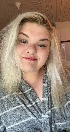 Elina, 24, Finland