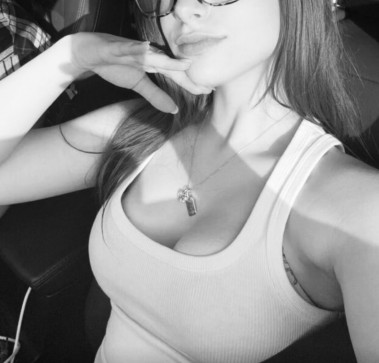 Lorena, 18, Canada