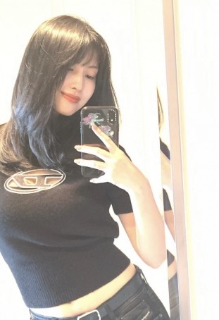 Momo, 22, Canada