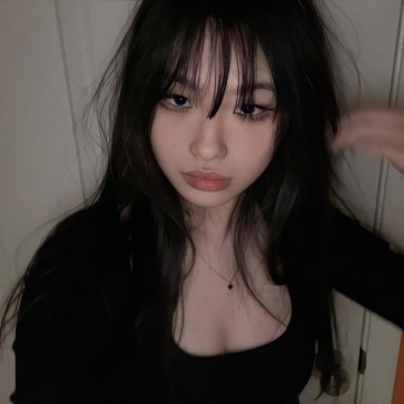 Mina, 21, South Korea