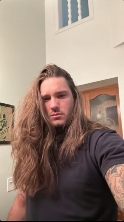 Sebastian, 28