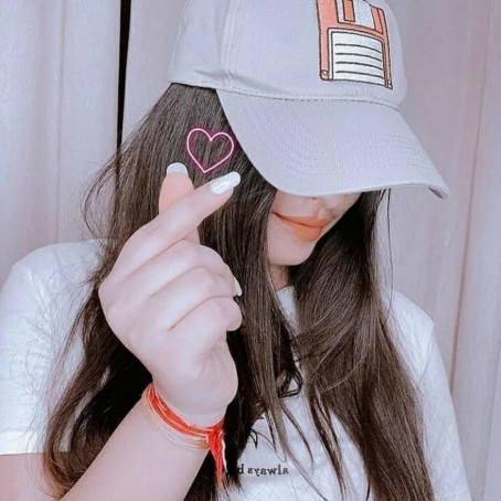 Samayra, 18, India