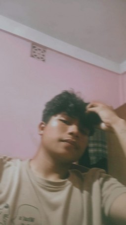 James, 18, India