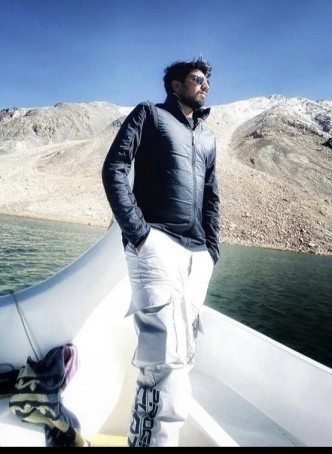 Dr Vasu, 28, Canada