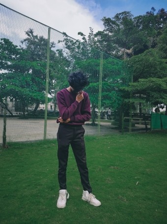 Grey, 22, India