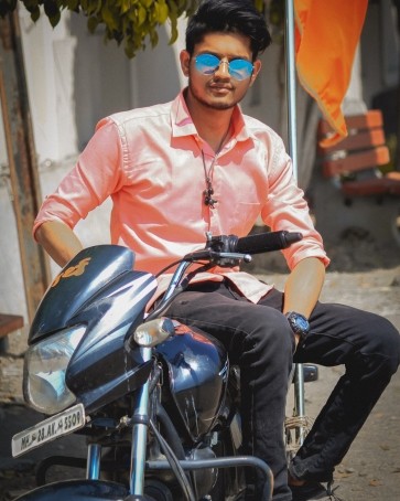 Akki, 22, India