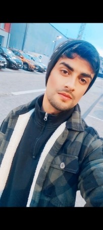 Ajab , 19, Italy