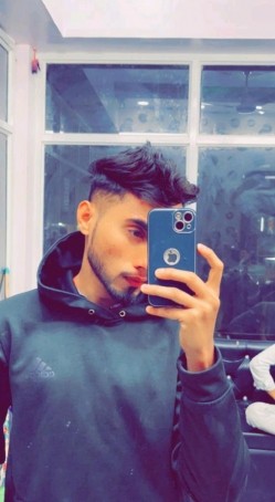 Zain, 23, India