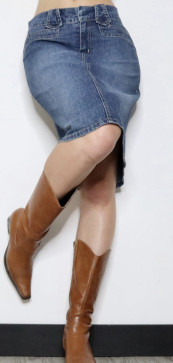 THiigHYBooOOOTss, 51, India