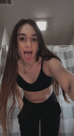 Natalie, 19, India