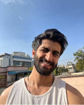 Rishi Nanda, 33, India