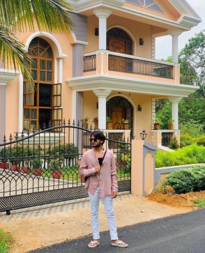 Mj , 20, India